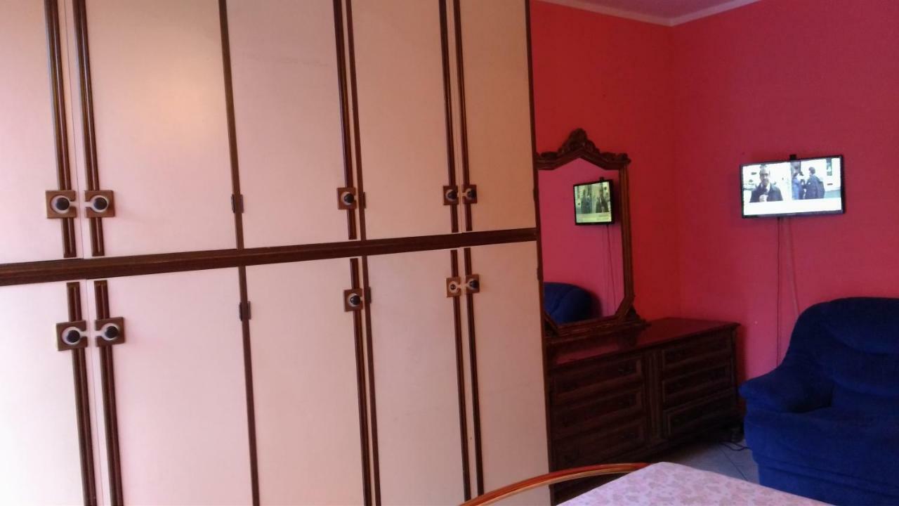 Villetta Rossini Appartamento Da Condividere Con Me Luciano Servizio Ospiti Taxi Driver Navetta No Wifi 2 Camera Da Letto Per 5 Persone Valbrembo Luaran gambar