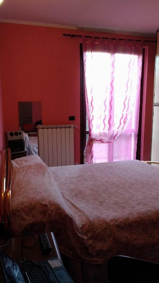 Villetta Rossini Appartamento Da Condividere Con Me Luciano Servizio Ospiti Taxi Driver Navetta No Wifi 2 Camera Da Letto Per 5 Persone Valbrembo Luaran gambar